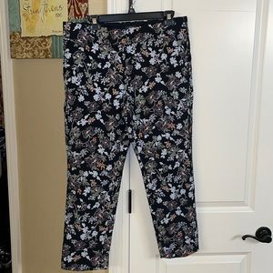 NWT Cropped pants